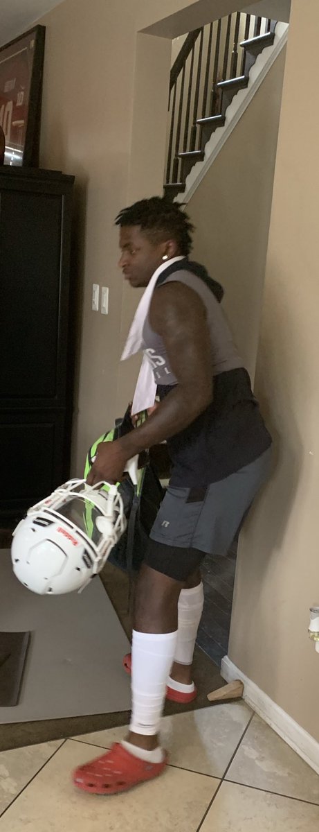 NikkiBJaxx417's tweet photo. OMG The Last of My Spartans @ogscrappy is headed to first day of football practice of his final year of High School football. Praying they all stay healthy, show out, break records &amp; secure bags‼️🏈🙌💪👏💙 #seniorszn #ScrapGotNext #Spartans #SMAC #StCharles #2020 #ScholarATH https://t.co/0cJn6Cy7co