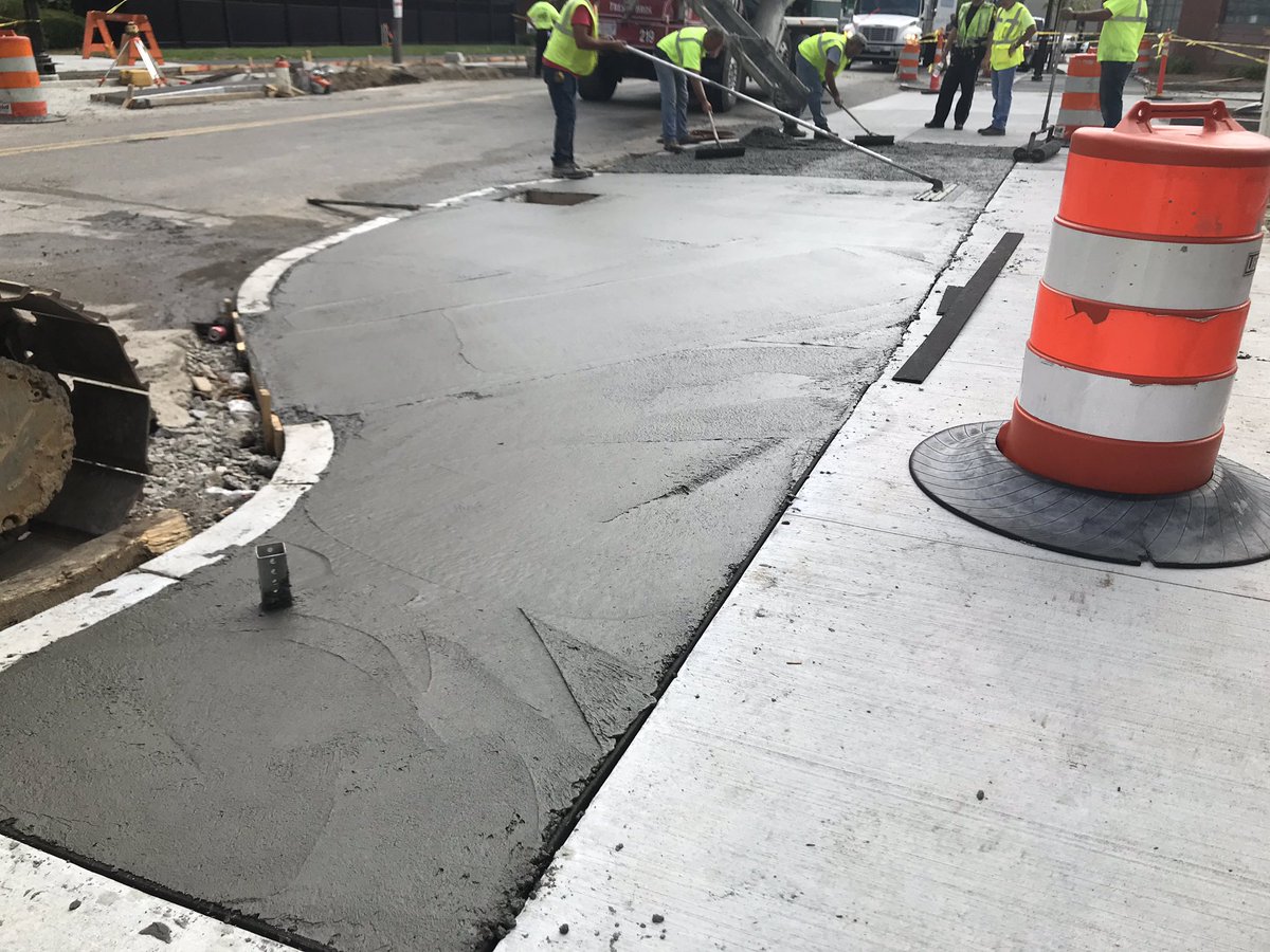 HankWH's tweet photo. I just love the idea of turning a classroom of fourth graders loose and letting them have some fun when I see this stuff in my travels @TownofBrookline @BrooklineMAPD! #apathlesstravelled #fortodayatleast #wecouldmakeitourBrooklineWalkOfFame #workingman https://t.co/IaglQHpSpn