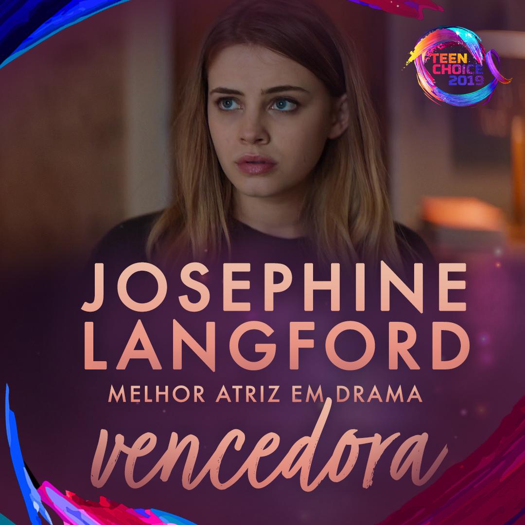 DiamondFilmsBR's tweet photo. EU JÁ SABIA!!! Hero, Josephine e #AfterFilme foram os vencedores do #TeenChoiceAwards desse domingo! 🏆🎬

O nosso casal favorito não foi ao evento porque as gravações de #AfterDepoisDaVerdade já estão à toda. Ou seja: só notícias boas! 💕🎉 https://t.co/DKXkLVeVSM