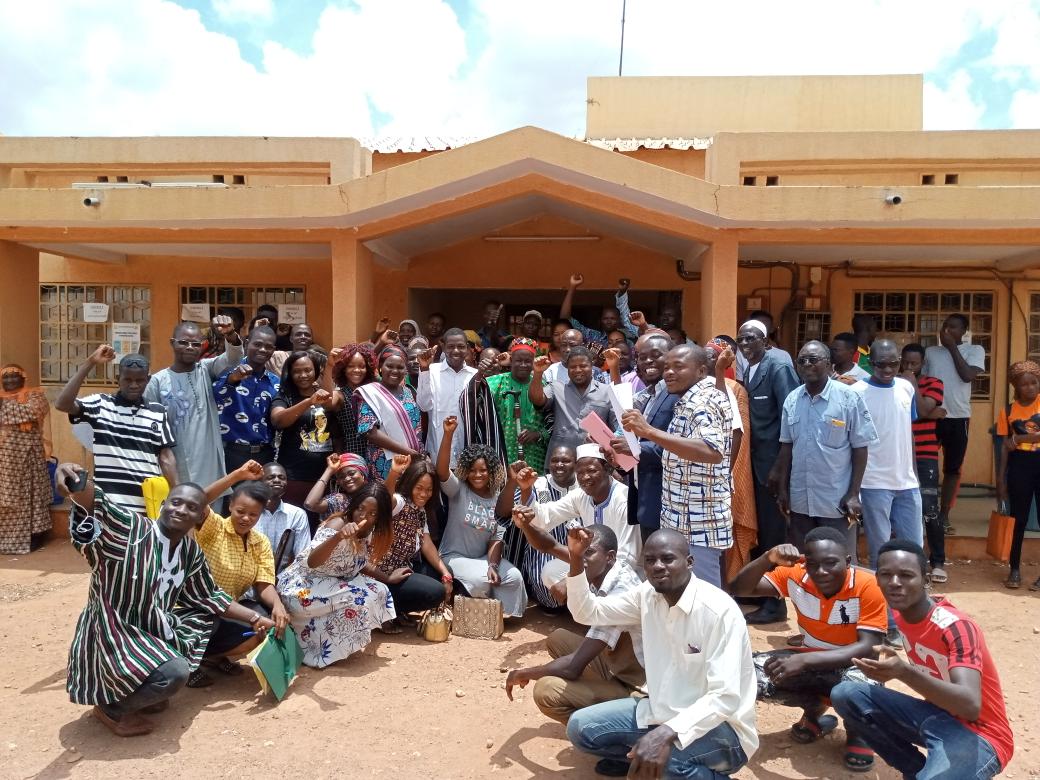 RENEKABOR's tweet photo. #SOScommisariatpourOUAGA11 toute la population se mobilise derrière la coalition pour la lutte contre l'insécurité dans l'arrondissement 11
#COALITIONdesOSCdeOUAGA11
#EqualAccessBF
#Voix2Paix
#JEMENGAGE
#lwili 
#Burkina https://t.co/1sfGF6Yx56
