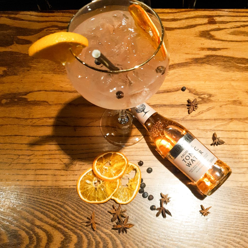 Its that time of week again 
Gin o'clock
.
Silent pool paired with Fever-tree aromatic tonic &amp; garnished with dried orange &amp; juniper berries 
.
#gintastic #ginandtonic #ginoftheweek #ginspiration #ginlovers #refreshing #countrypub