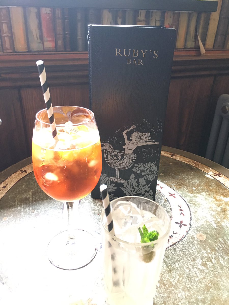 <a href="/RubysBarPadstow/">Ruby's Bar</a> great find with <a href="/joanne_jobutts/">Joanne Butterworth MCCT 💙</a> having #aperolspritz and #southandstormy