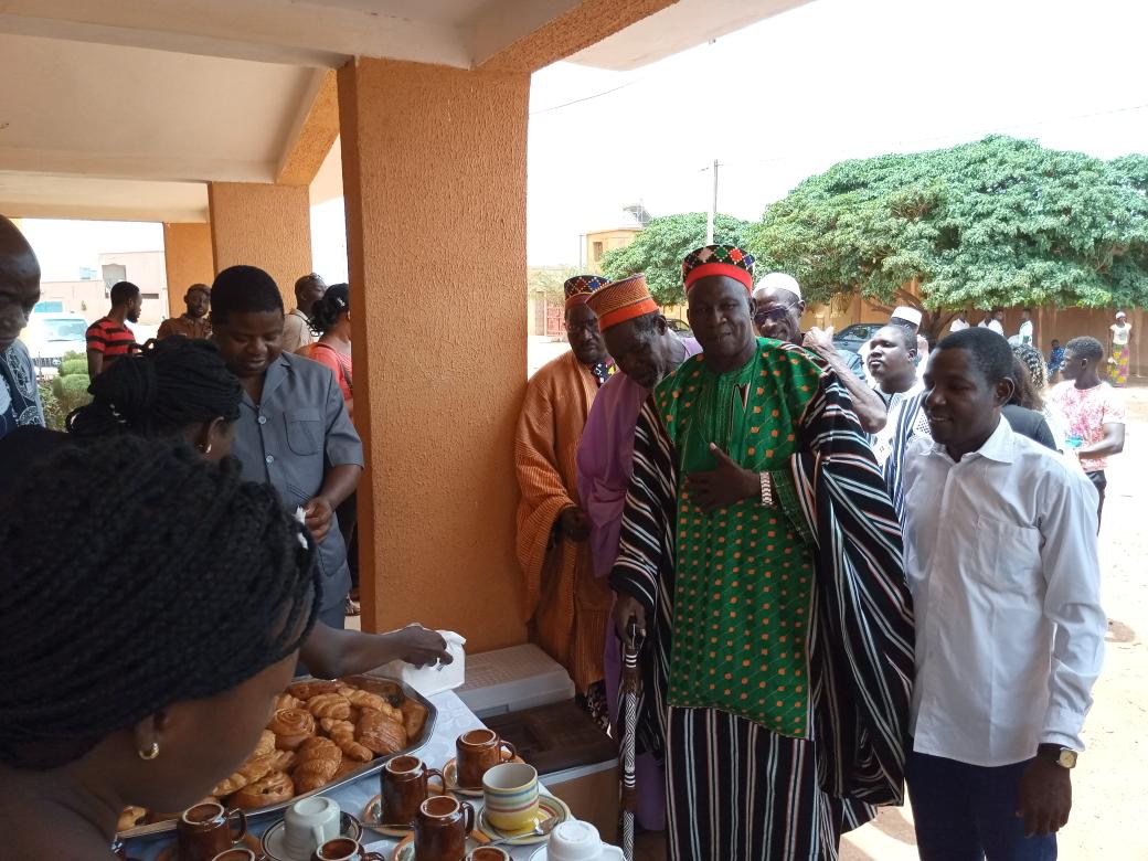 RENEKABOR's tweet photo. #SOScommisariatpourOUAGA11 toute la population se mobilise derrière la coalition pour la lutte contre l'insécurité dans l'arrondissement 11
#COALITIONdesOSCdeOUAGA11
#EqualAccessBF
#Voix2Paix
#JEMENGAGE
#lwili 
#Burkina https://t.co/1sfGF6Yx56