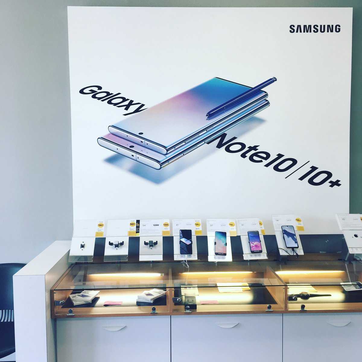 NorfolkAdcomm's tweet photo. Don’t you want the newest and latest devices??? If so come out and see us at 1710 East Little Creek Rd!!! We can set you up to get the newest addition to our Samsung family; welcoming the Galaxy Note 10/10+!!! https://t.co/yjFj0L062C