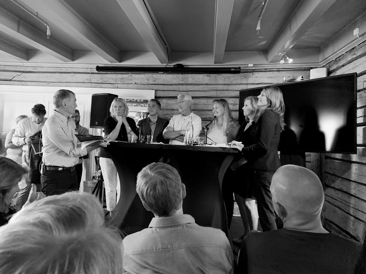 audske's tweet photo. «Hva er viktig for deg?» Måling av kvalitet inkludert relasjonell kvalitet i helse- og omsorgstjenesten handler om å lytte og gi brukere en tilbakemeldingsmulighet, @annekristinvie fra @Forbrukerradet på @arendalsuka https://t.co/yeT0PAaG0y
