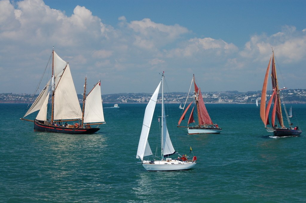BrixhamTrawlers's tweet photo. Join us on board for a day sail, with a difference, next month...
https://t.co/PZxr9PYAho…/
#rally #daysail #saturday #dayout #sailing #brixham #torbay #photography #traditional #trawler #bestofdevon #greatoutdoors #social #westcountry https://t.co/eSMgOoYqL6