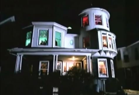 Radioacktiva_'s tweet photo. Solo puede darle RT quien sepa de dónde sale esta casa 👌 

#ToneladasRadioacktiva https://t.co/zbypBx5TGW
