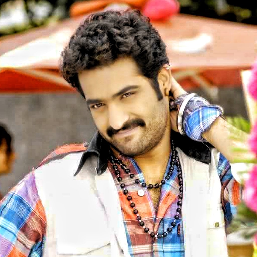 SrutiTarak's tweet photo. Em chestunnaru laa trend lo participate cheyakunda 😝😝

#12YearOfBBYamadonga ❤️ https://t.co/K0bY4dQigs
