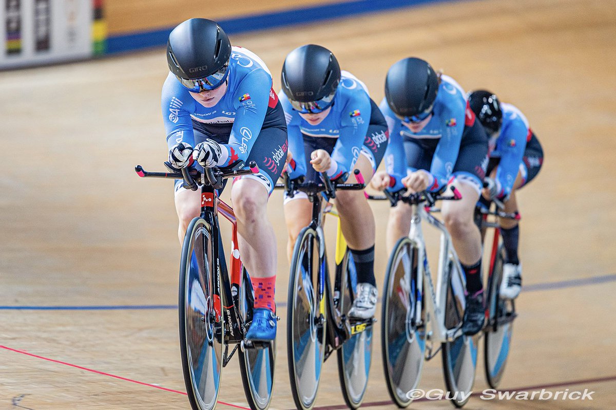 cdncyclist's tweet photo. Session 1 of Day 1 #jrtrackworlds
New CDN record for the Men's Pursuit squad
Both Men's and Women's TP advance to 1st Round
Ngaire Barraclough wins Scratch Heat
https://t.co/YQszAwxtep https://t.co/BXtOUh5sei