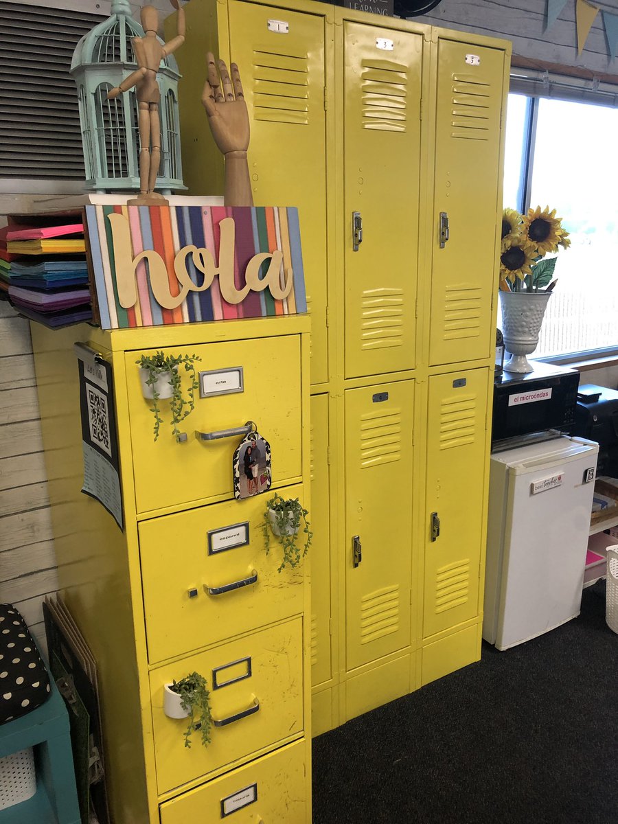 MattMankiewicz's tweet photo. Checking out the awesome classroom environments at @teambeechwood #fsdday1 #fsdlearns https://t.co/TEQmhJoRmN