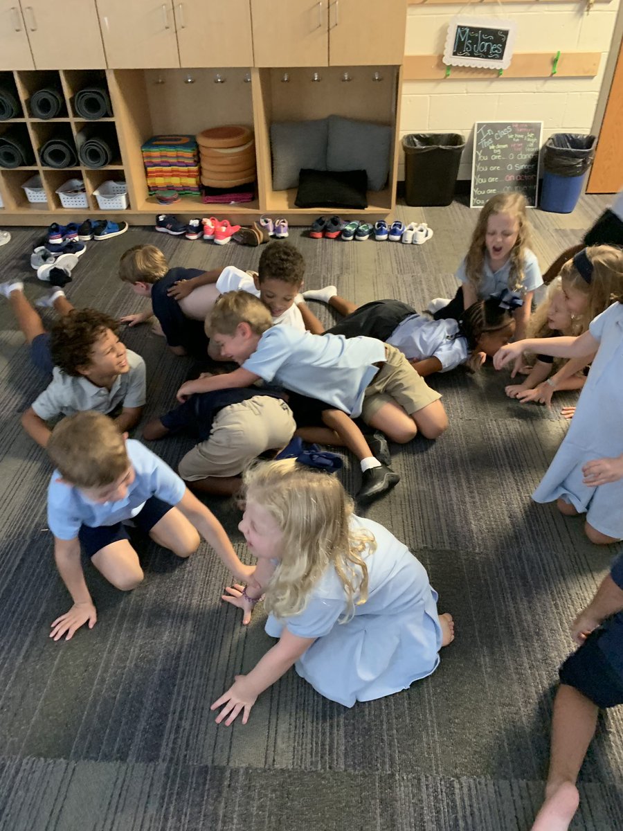 Shay_LJones's tweet photo. In performing arts we collaborate, solution seek and use our voices to connect with one another. While playing “find your family” children were to use only their voices in order to find others that belonged to the same animal family. #mvlower#mvarts https://t.co/51aHKmlQKX