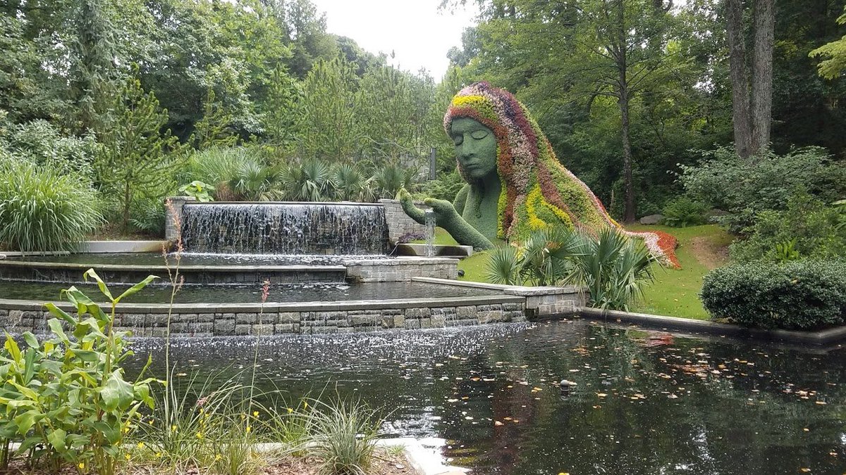 Check out the wonders and magic in the Atlanta Botanical Garden. This is part 2 of a three piece series: literarilymyway.com/atlanta-botani… #imaginaryworlds #atlantabotanicalgardens #botanical #gardens