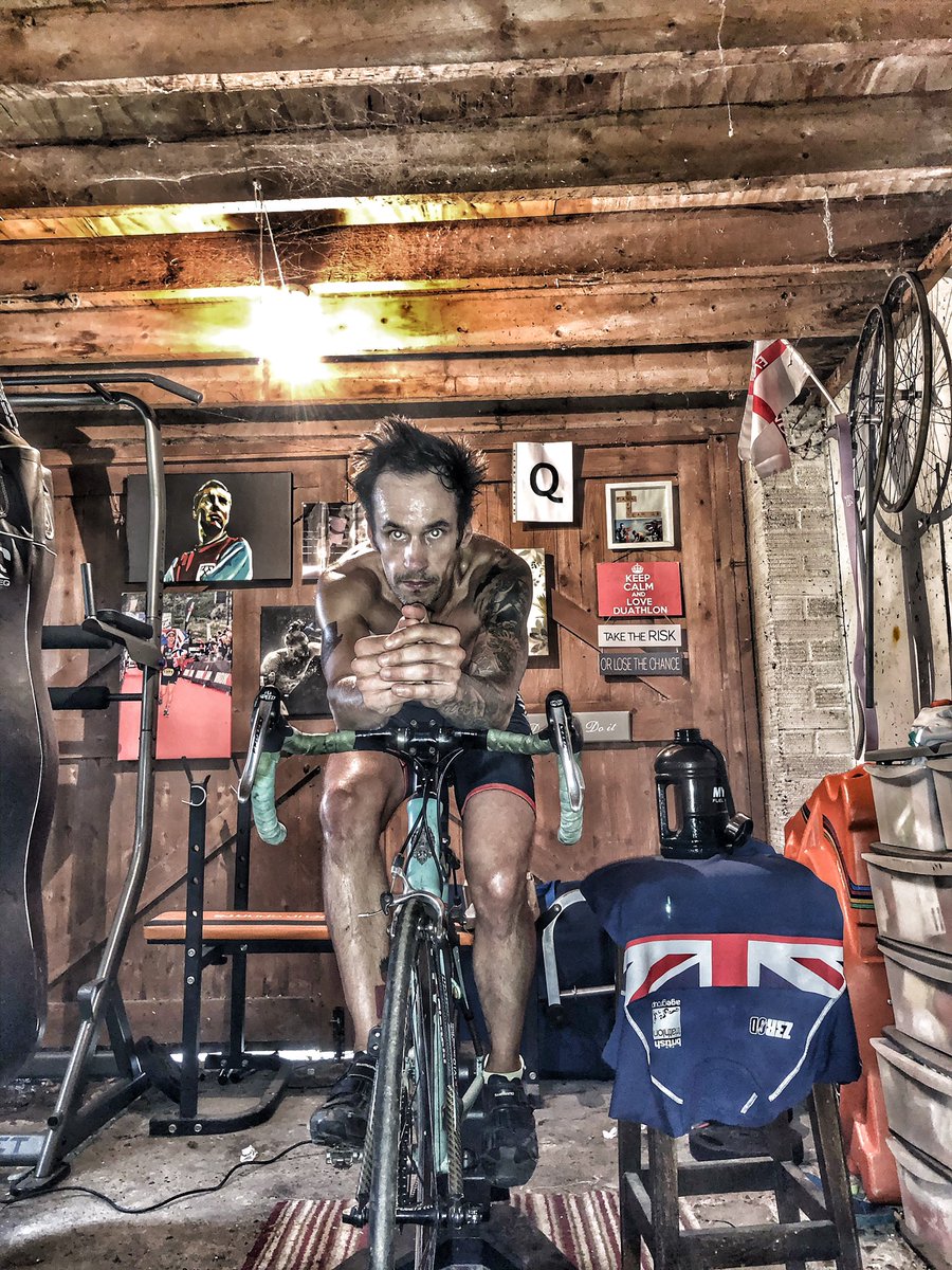 PaulCelebSuett's tweet photo. Back in the garage and back on the bike working hard!! A tough session tonight getting the heart pumping and legs spinning, that feeling of completing the session when you think you might fail is amazing
 
#bonksquad #livetotrain #swimbikerunworld #cycling #sponsorship https://t.co/4poWIr8Dox