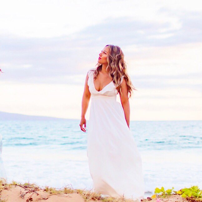 TINALORK's tweet image. Dear 37 year old Tina,

You. are. here. 

You choose authenticity. You choose growth. You choose to lead. You choose to win. You choose love. You choose YOU.