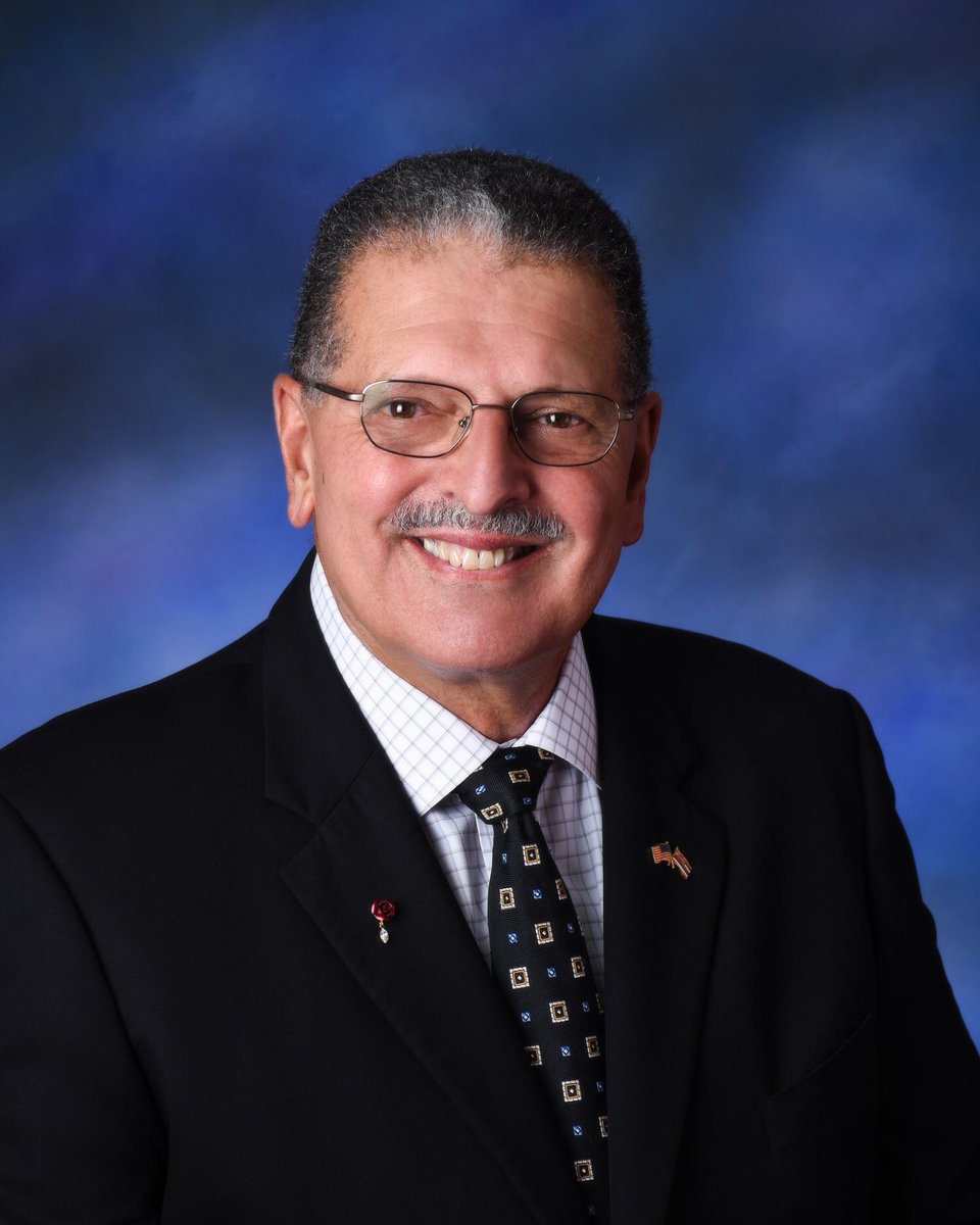 MakePortuguese's tweet photo. ALOHA! Mike Victorino, Mayor of Maui has joined as the first Captain for the great State of Hawaii! With over 50,000 estimated Portuguese in Hawaii, he will help #MakePortugueseCount in the #2020Census.
#PALCUS
#MauiPortugueseCulturalClub
#PortugueseAssociationOfMaui
@PALCUS https://t.co/agopQ5KEct