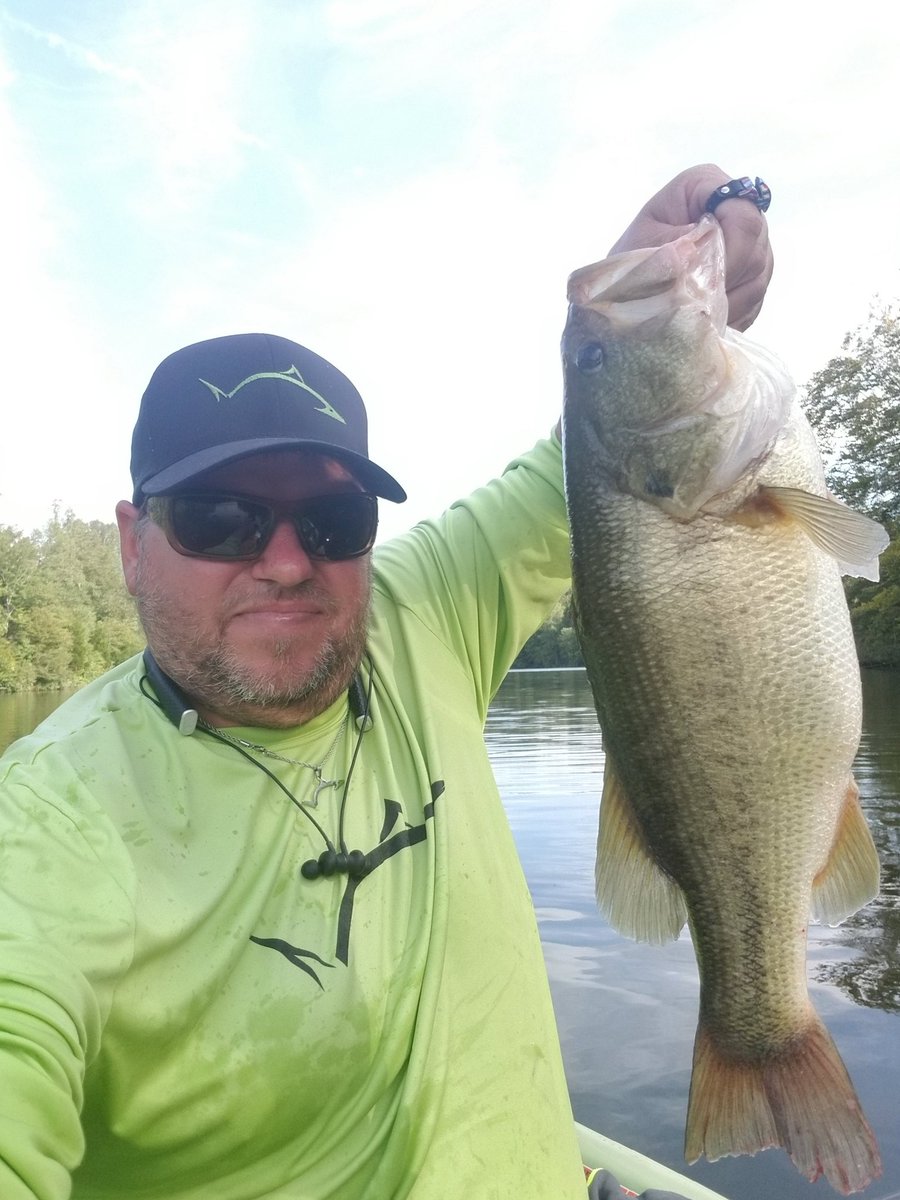 bassman0907's tweet photo. If you are going to catch one fish make it a good one.
#LineCutterz
#BizzBaits
#LiquidMayhem https://t.co/N1e6Hen5SP