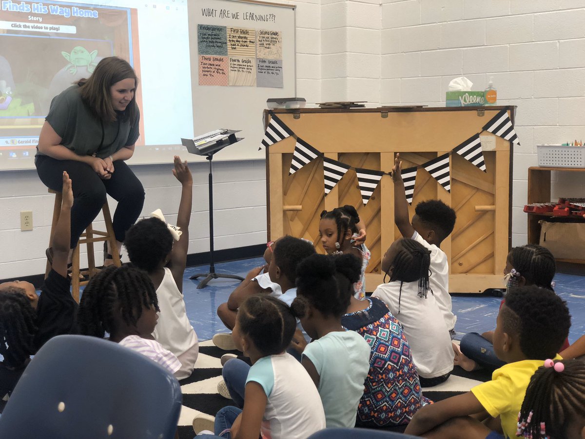 FineArtsHCS's tweet image. Creativity was bursting at the seams at @OKE_HCS in Ms. Gray’s music class! 🎼 Kindergarten Ss sung about steady beat, while 3rd Grade Ss, created rhythmic patterns utilizing various time signatures. @torriegray319 #ExpectCreativity #ExpectExcepionalHCS #HeArts #ArtsEdga