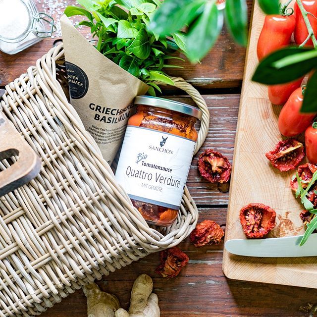 _trendbox_'s tweet photo. In der leckeren Tomatensoße von unseren Freunden von @sanchon_biofeinkost steckt nur beste Bio-Qualität und eine gute Portion Liebe 😍 . Hast du schon probiert?
#trendraider #sanchon #bio #endlesssummer #endless #summer #julibox #sun #love #food #nac… https://t.co/Y5wImZPK91 https://t.co/1rKQ7m5HwK