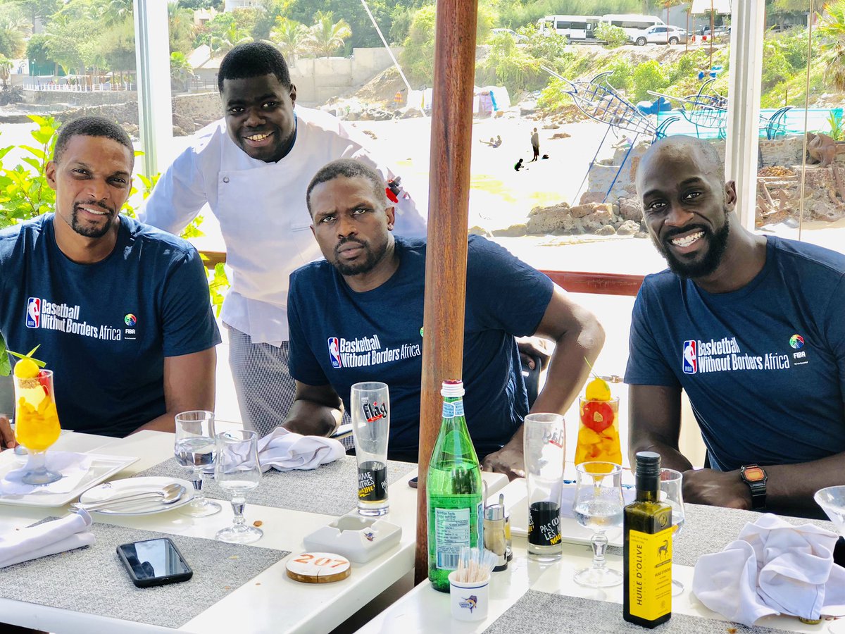 chefkhalil87's tweet photo. Coupe de mangue 🥭 visite de la délégation NBA 🇺🇸 https://t.co/D6QDsrhH51