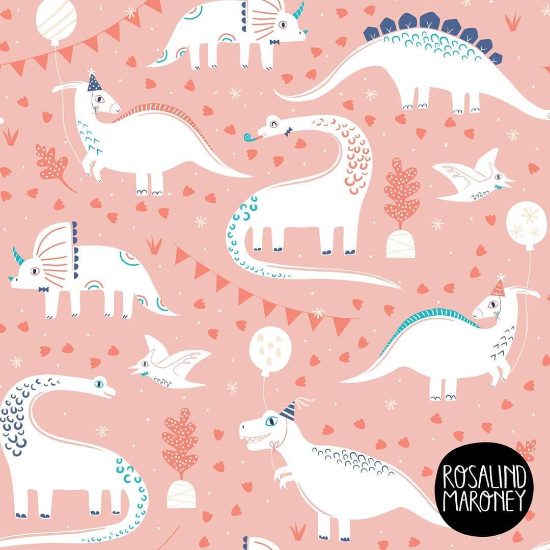 PatternsSurface's tweet image. Such a fun pattern🦕
Pattern by:  rosalindmaroneyillustration 👉 buff.ly/2ZVtcf6
PM or Tag us for a feature!⠀
-⠀⠀⠀
#surfacepatterns #surfacepatterndesign #patterndesign #patterndesigner #textiledesign #textilesdesigners #pattern #print #design #dinosaur