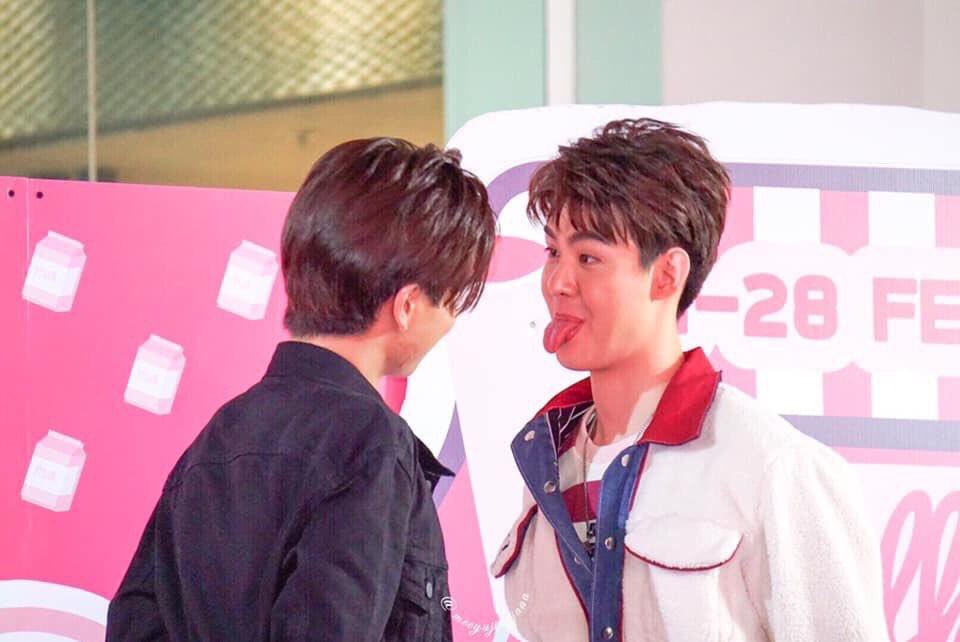 1905Andang's tweet photo. Việt Nam chúng mình có câu:" Hát dở mà sắm tuồng lâu"... Đúng y póc🤣... Càng để lâu càng lòi cái dở🤣... nói phong long vậy thôi chứ thiệt là muốn nói mn ngủ ngon nè🤣
Cre:onpic🙏🏻
#PerthSainitSation https://t.co/v6h9LUB5li