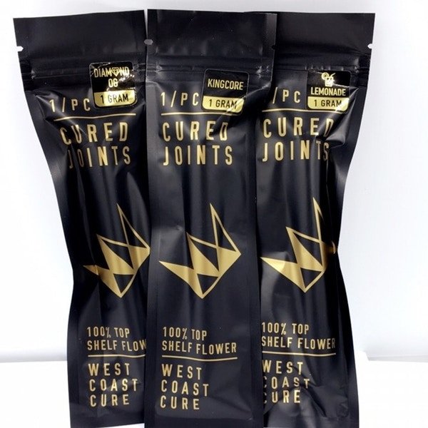 ThePotBarn420's tweet photo. If you're on the go and need a quick and powerful fix, come try the #WestCoastCure prerolls!!! They are a full gram of nothing but top quality flower! Strain specific so my cannabis connoisseurs can taste them all!!! #preroll #clementine #foreignglue #cannabiscommunity https://t.co/r3qtJirHLN
