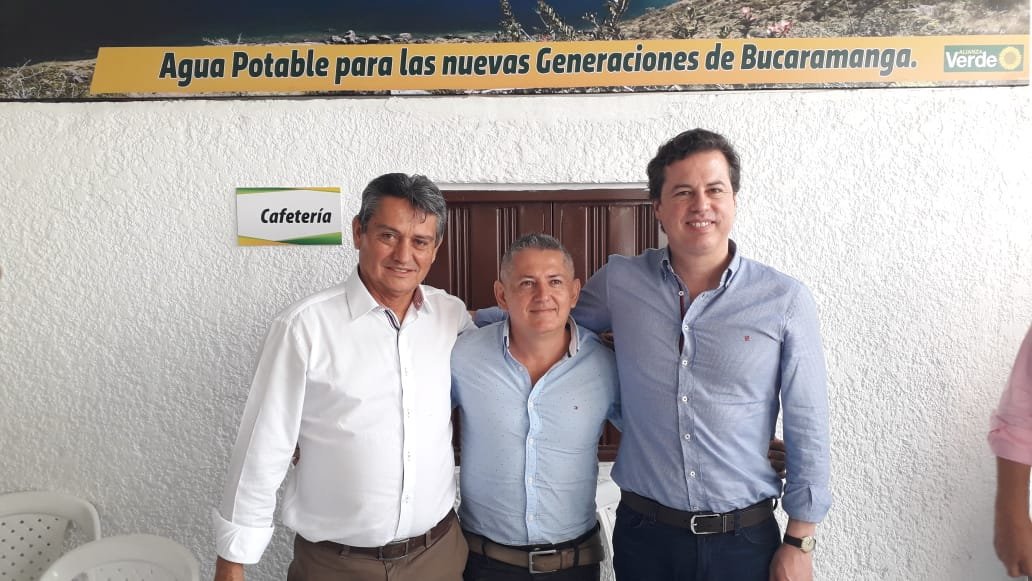 AlbertoNovoaPV9's tweet photo. Recibiendo el apoyo incondicional de nuestro actual Senador Juan Manuel Galán y futuro presidente de la República de Colombia. Dentro de su agenda está prevista una visita con todo nuestro voluntariado de la organización de #albertonovoaAV9 #concejogiron

https://t.co/GLDPKU0Mls https://t.co/RBUXde7tSx
