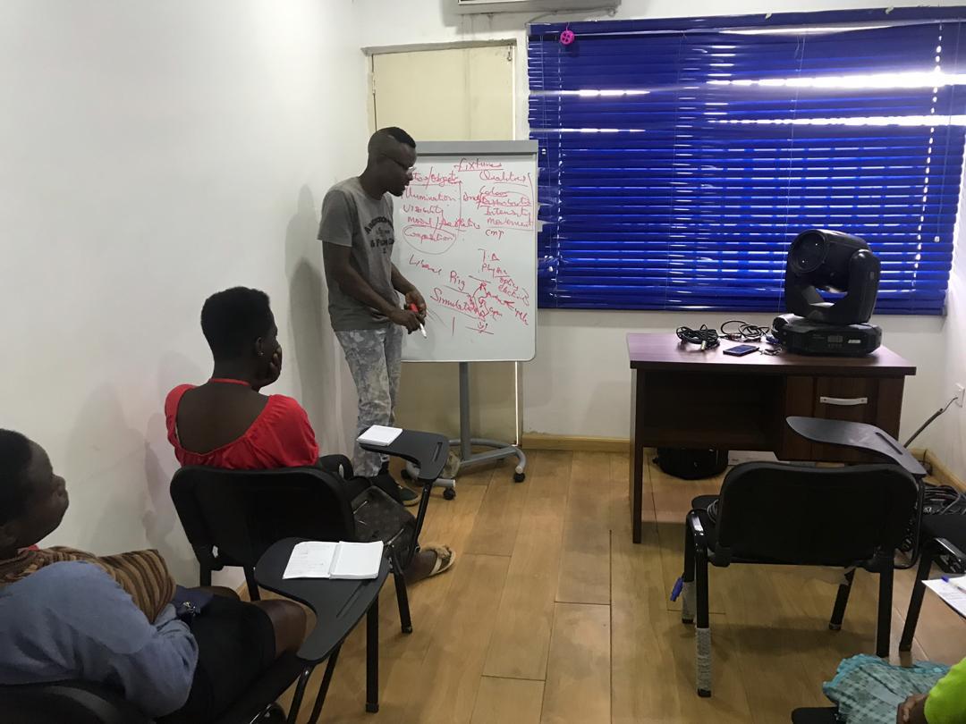 WB_sickah's tweet photo. As @AudioGirlAfrica continues their promise to empower Young minds on Audio Technology #CAP2019Live. Pictures from Lighting and Mixing design classes.. https://t.co/nyT3L21oc1