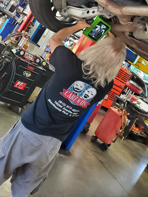 carzrus's tweet photo. Bob working on a digital inspection for a 2016 Chevrolet Malibu LT. One of the many perks to coming to us is being able to see what we're recommending with photos and videos on the digital inspection, so come on down to Carz R' Us! https://t.co/WWDQ5baNfn