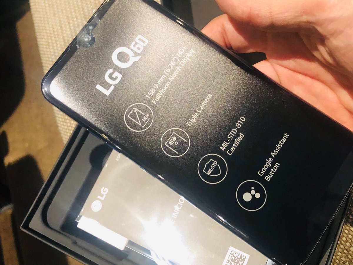MauricioJaramil's tweet photo. Hoy, @SoyLG presenta en Colombia su teléfono #Q60, con el que inicia una nueva etapa de la marca en el terreno móvil. Buena calidad, diseño moderno y precio asequible: categoría #NewPremium. Resaltable: triple cámara, #ChipSet MediaTek Helio P22, Octa Core. https://t.co/sJhxkUaZRx