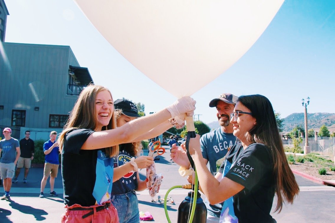 UTAerospace's tweet photo. Incoming ASE freshman Katie Mulry is already participating in hands-on engineering #STEM projects like this high altitude balloon launch last weekend. "I can't wait to do more engineering projects like this as a UT aerospace major!" We can't wait either, Katie! #HookEm 🚀🎈🤘 https://t.co/eG36LP7yGV