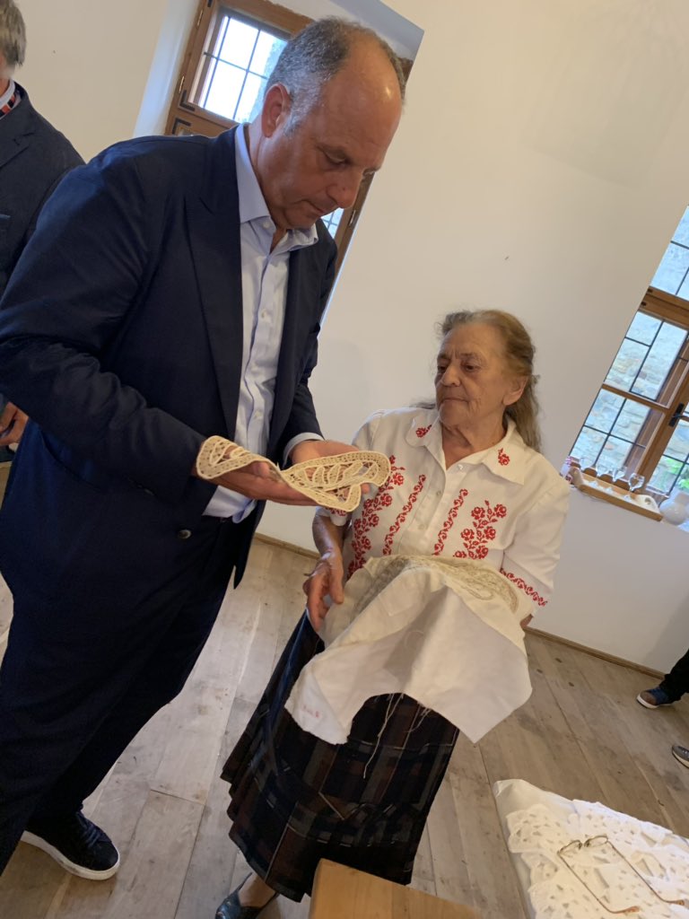 nobregatrust's tweet photo. The main goal is to enrich the local textile artisans with new cultural experiences, to promote creative contaminations between peoples, and to contrast the increasingly rampant phenomenon of "cultural appropriation". https://t.co/VxsGFudlxU