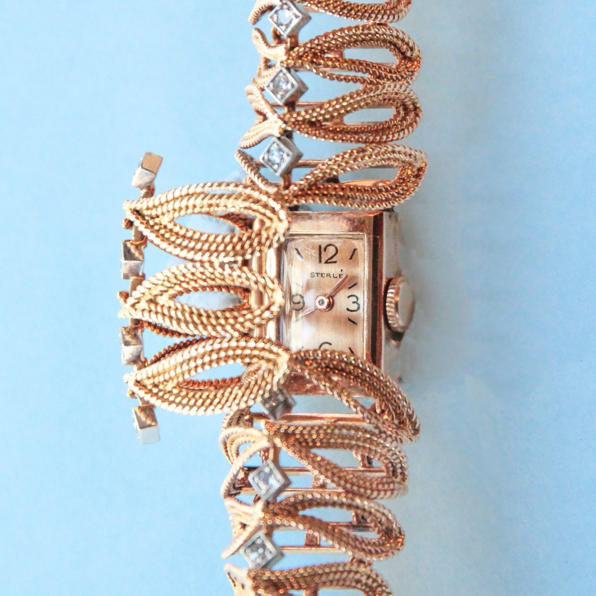 Look closely, can you spot the concealed watch in this 1950's Sterle bracelet? 
#watch #fashionjewelry #gold #sterle #designerwatch #watchbracelet #concealedwatch #diamonds #goldjewellery #ootd