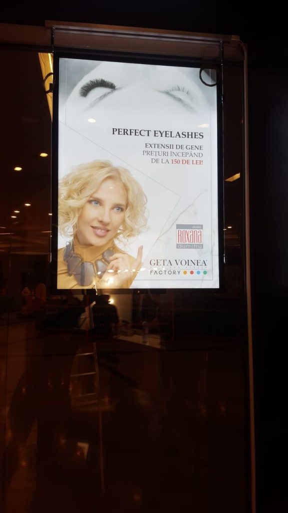 VitrineMediaMX's tweet image. Quien dijo bello, bellísimo. #displayLed #publicidad #atraemasclientes #vendemas #negocios #barberia #salondebelleza #mexico