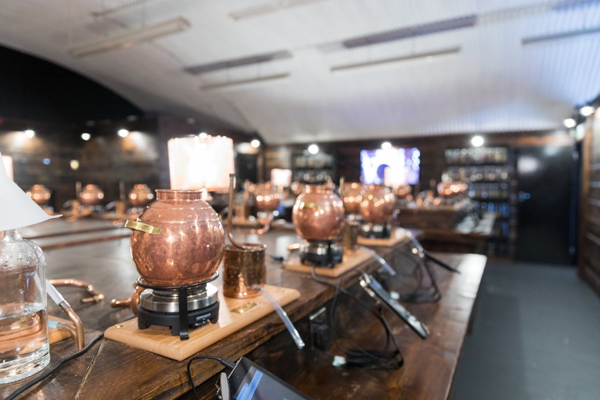 NCashOfficlal's tweet photo. A2. My perfect day in Manchester includes some exploring, some café hopping and wrapping it all up with Gin School! @Visit_mcr @VirginAtlantic #iExploreChat https://t.co/nEn5W8gyWG