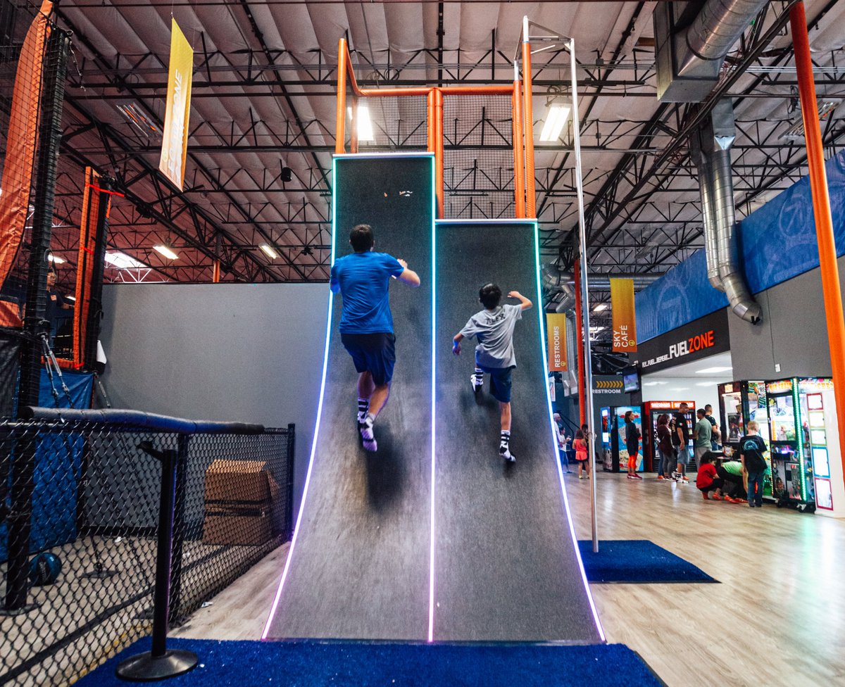 skyzone's tweet photo. As proud partners of Big Brothers Big Sisters, "Bigs" of 
@BBBSA &amp; @bbbsc can now buy one jump ticket and get the second one FREE for their "Little"! #LittleSuggestions Details at⁠ https://t.co/zkzq4szOTQ
⁠⠀
[ Terms and conditions apply, offer may vary.] https://t.co/cSCqtwTjMY