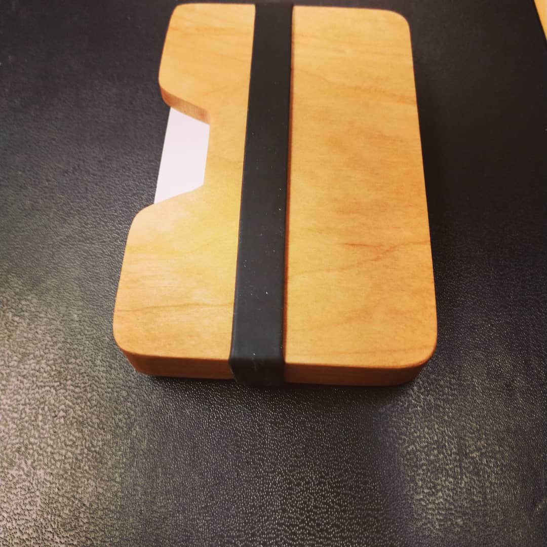 BandBWoodDesign's tweet photo. Wooden wallet/Business card holder. Made out of solid Cherry. https://t.co/eLCetgIRbW