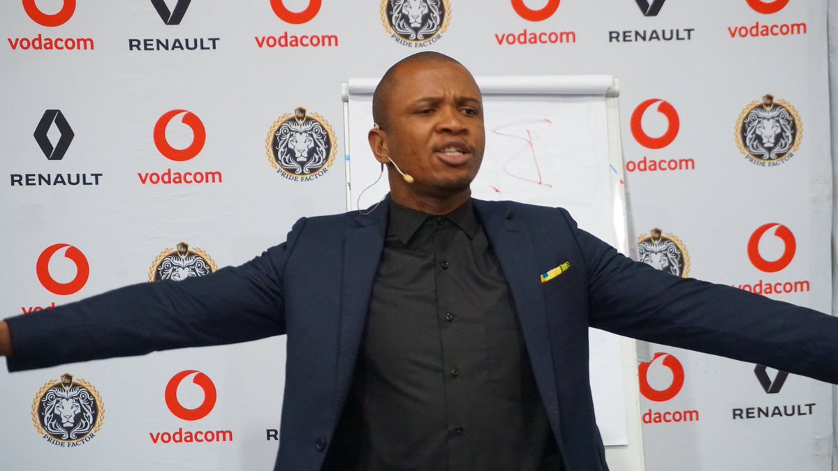 FredBohasu's tweet photo. Day 2 In Bloemfontein, speaking to young entrepreneurs from #UniversityOfFreeState #PrideFactor #connectedyouth. Sponsored by #Vodacom and driven by #Renault https://t.co/p5BiaV55pQ