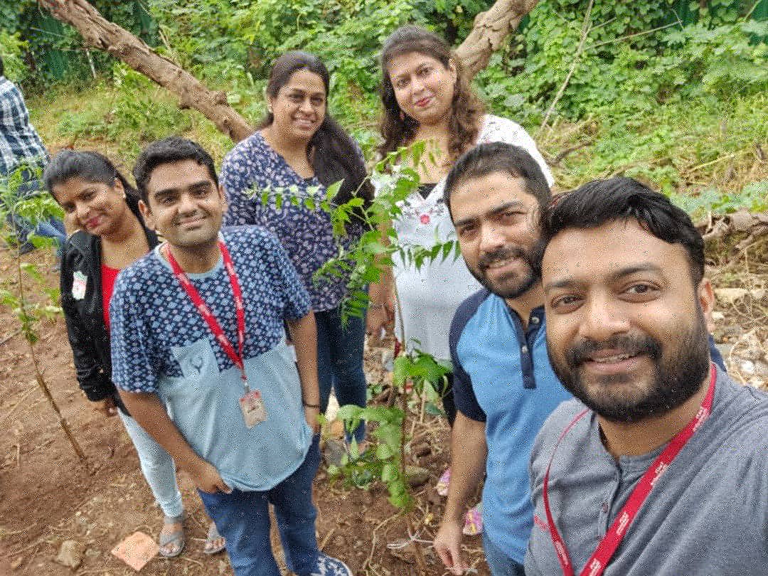katyalnikhil's tweet photo. Never short of reasons to #LoveToBeTechmbs.Tree planting to celebrate Independence Day at the #GreatWorkPlace we call #TechMBS.
#techmahindra #treeplanting #independenceday #BeingResponsible #GoingGreen
@Techmbs_tweet https://t.co/9dqlaUpPCN