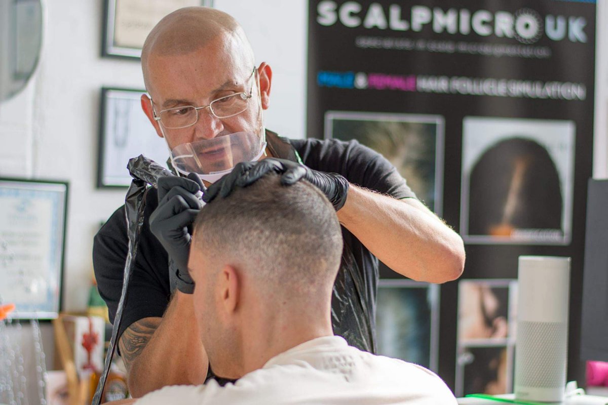 JayGardner's tweet photo. HAIR TRANSFORMATION after just 1 session of SMP with Craig from @ScalpMicroUK The results speak for themselves  This treatment is insane and its a no brainer in all aspects including results, down time and pain 😂🙈. Craig is the best in the business https://t.co/EQIl8p40QX https://t.co/vkMuM16Ni1