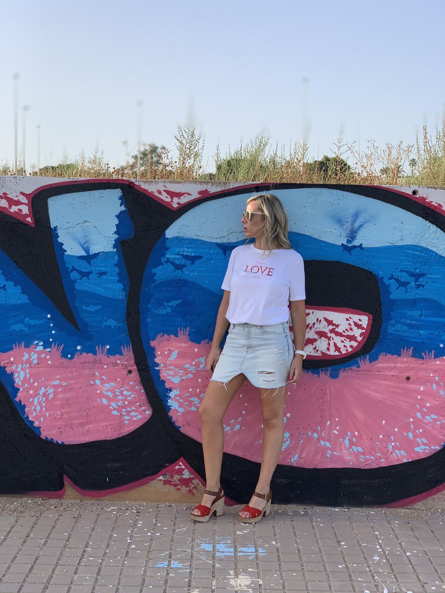 tritacones's tweet photo. ❤️❤️❤️❤️LOVE ❤️❤️❤️❤️ 
#instagood #amor #graffiti #outfit #art #fashion #blog #style #streetstyle #tritacones #rojo #red #love #sandals #happy #cute #lookoftheday #artist #arte #look #moda #summer https://t.co/CVLM2QpaFv