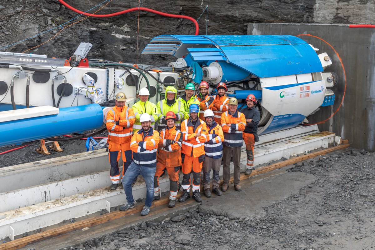 Robbins_Co's tweet photo. Snøhvit (Snow White) is a 2.8 m diameter Robbins Main Beam specially designed and manufactured for project owner Norsk Grønnkraft (NGK) to bore steep gradients through hard rock. Check out photos from her launch here: https://t.co/5jtgLO0Jxz https://t.co/MlDYgwGbCJ