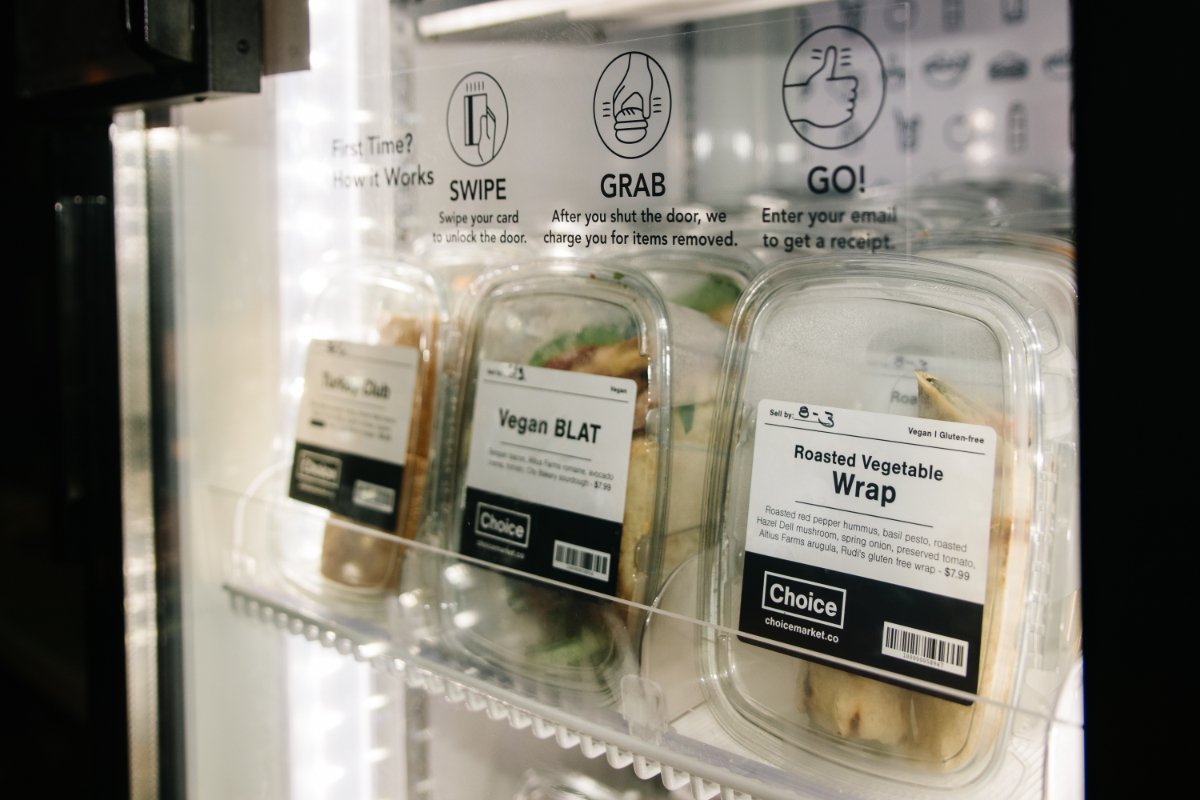 AArmstrong_1's tweet photo. Choice Market offers a whole new perspective on #omnichannel #grocey with their new fresh vending machines. Healthy ready-made meals, snacks and drinks available at the customer's fingertips. #tech #innovation #retail https://t.co/qWGXN8IeP3 https://t.co/Sl2PUVYqlb