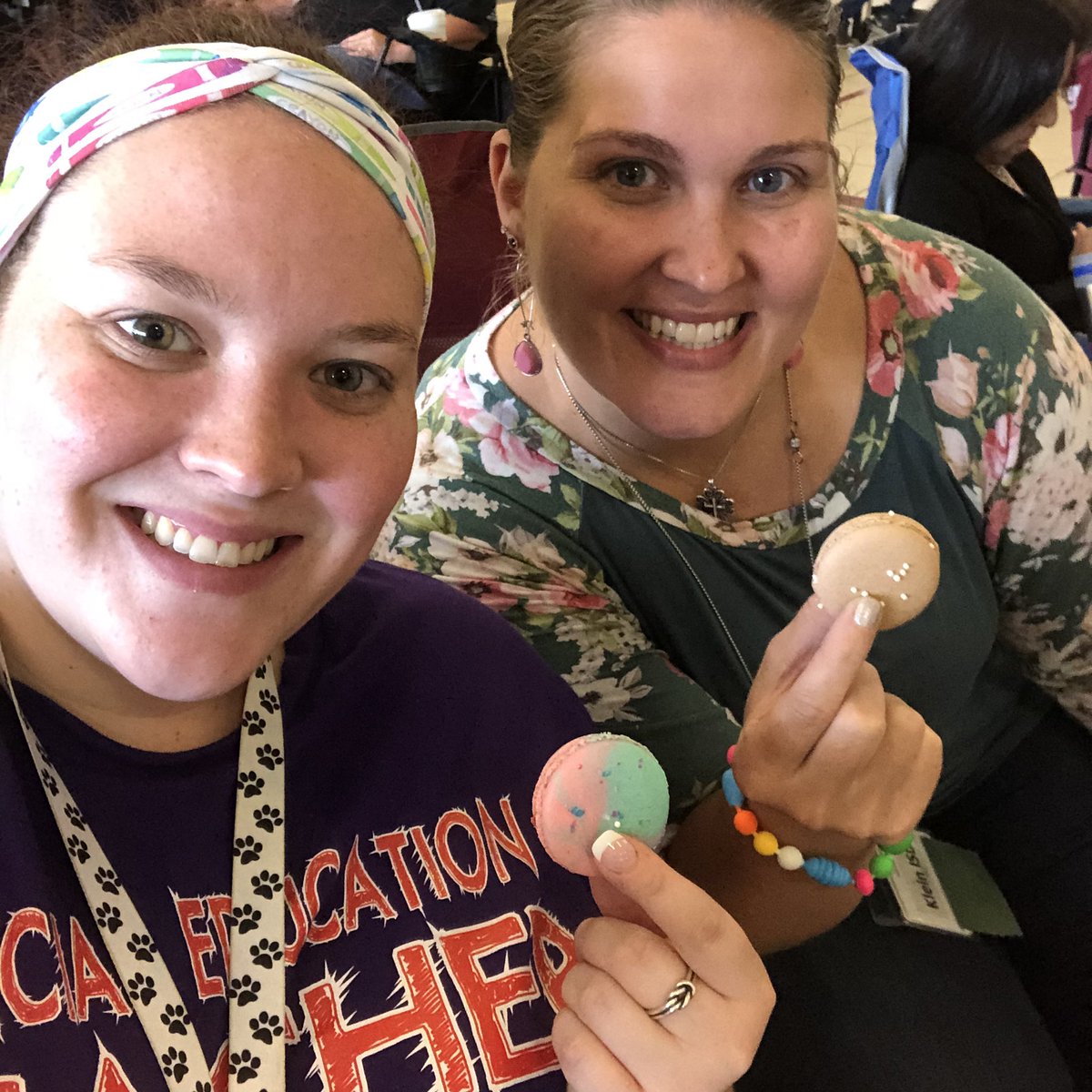 Ms_Murphy_207's tweet photo. Making the most of our all day PD with macarons as an after lunch snack ππΌπ₯°π―ββοΈ #teacherBestie #PartnerTeacher @GreenwoodKISD @KISD_Special_Ed https://t.co/55yhCdV7uT