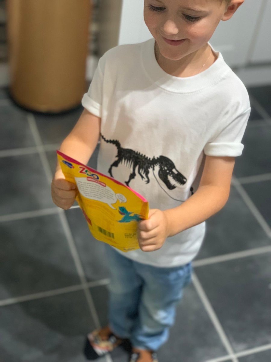 Ariginalclothin's tweet photo. 🦖 the #perfect #combo..
.
.
A #dinosaur #tee to #eat dinosaur #snacks 🍪
.
.
#snacktime #snack #dino #skeleton #trex #handmade #handpainted #kidsclothes #kidsclothing #handmadekidsclothes #kidsfashion #handpaintedclothing #hand #made #madewithlove #boy #love #fav #tshirt https://t.co/4tD7l0yxiO