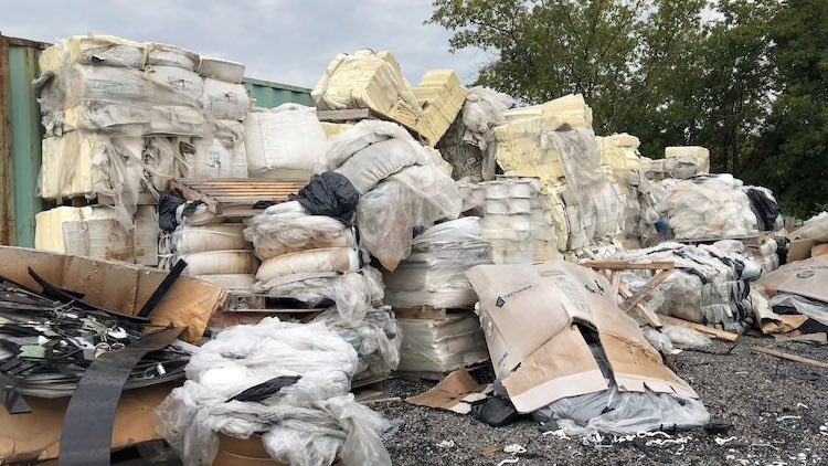 ma_lemay's tweet photo. Oui, dans le cas où ce n’est pas possible de réduire notre consommation de plastique et son gaspillage. #cleantech Faire rouler des véhicules grâce au plastique non recyclable

https://t.co/mvrtwZ6f0j https://t.co/jxyWqEWKBt
