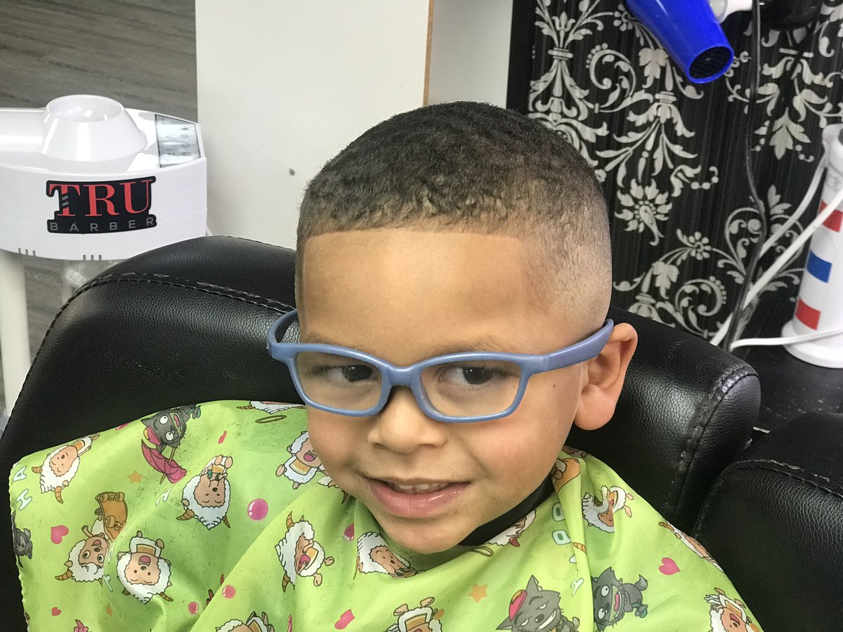 CutsMtx's tweet photo. Want a cut like this come ask for James the barber ‼️ #Back2School #freshCut #marshallTx https://t.co/WzyiSp4Bb8