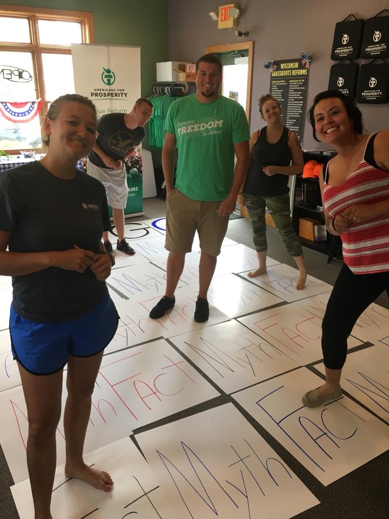 AFPWI's tweet photo. Our activists in Sheboygan had a great time playing Export-Import BINGO with us and learning why we have to stop the reauthorization of the Ex-Im Bank! Our tax dollars should not be used to subsidize foreign companies! #UnrigIt https://t.co/IMnWpKbvTW