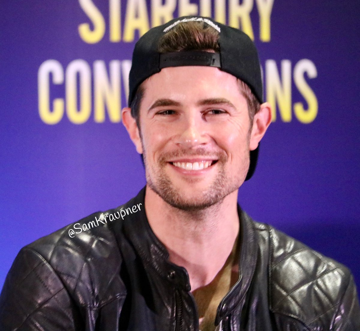 SamKraupner's tweet photo. Some of my favorite pictures of #DavidBerry I took this past weekend at @starfuryevents #Highlanders4 He is such a talented actor, singer & an all around great guy. Canβt wait to see him in future seasons of @Outlander_STARZ & we would LOVE to see a #LJG Spin-off staring David! https://t.co/fc1C9UgiLF