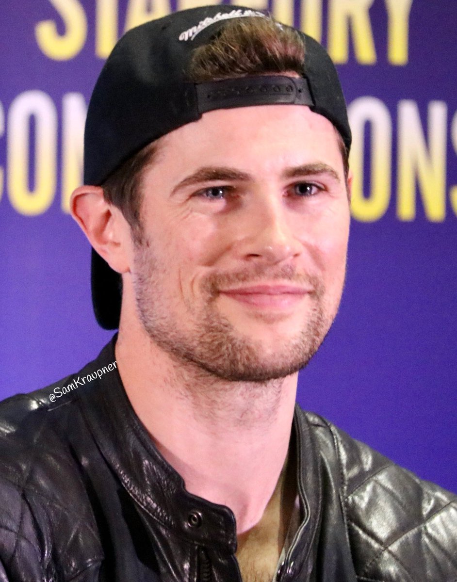SamKraupner's tweet photo. Some of my favorite pictures of #DavidBerry I took this past weekend at @starfuryevents #Highlanders4 He is such a talented actor, singer & an all around great guy. Canβt wait to see him in future seasons of @Outlander_STARZ & we would LOVE to see a #LJG Spin-off staring David! https://t.co/fc1C9UgiLF